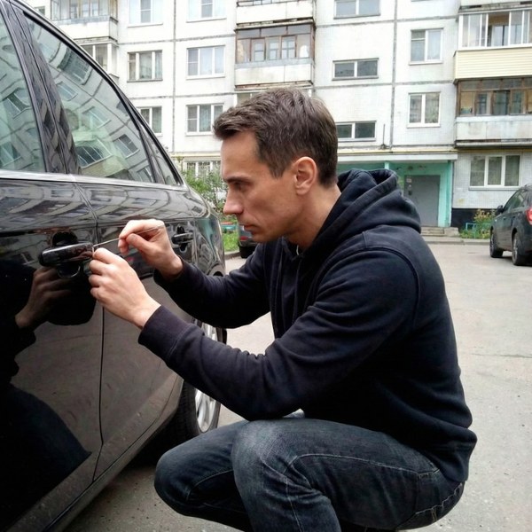 Мастер Александр — вскрытие Kia в СПб